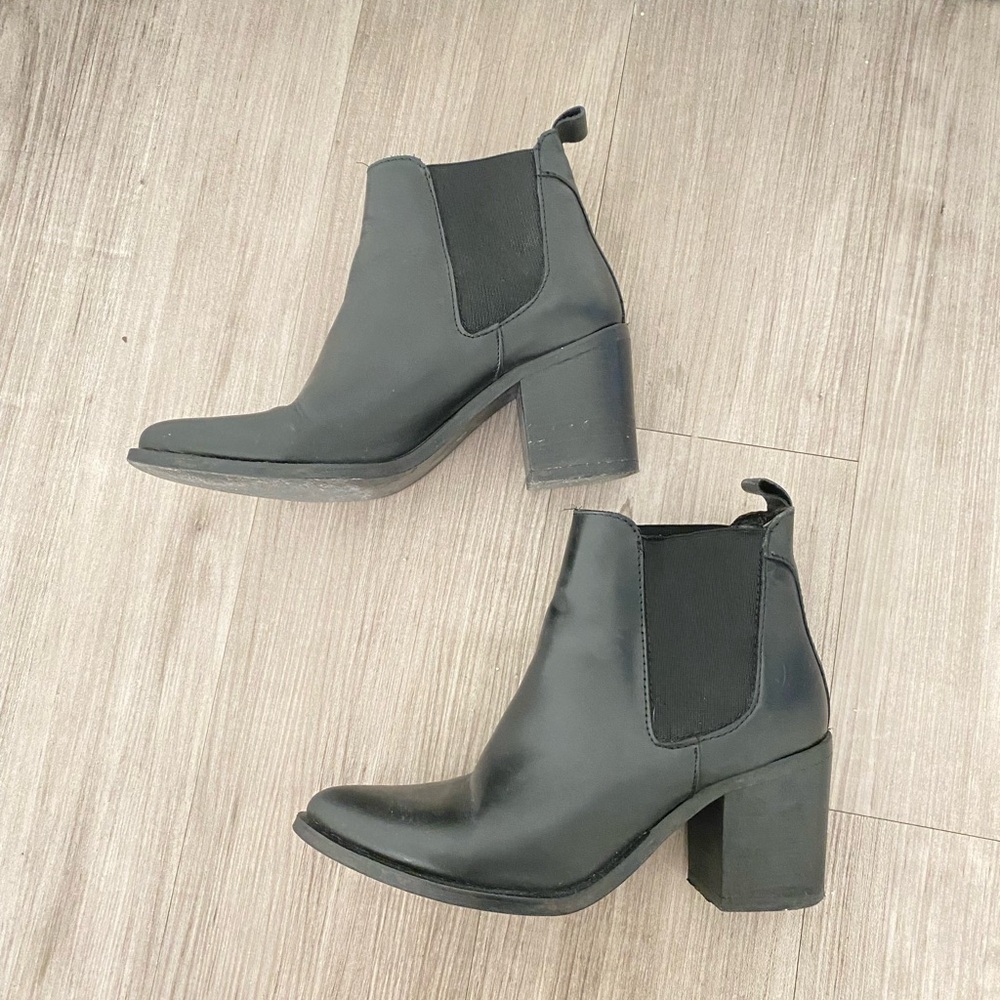 Steve Madden Black Chelsea Block Heel Ankle Boots